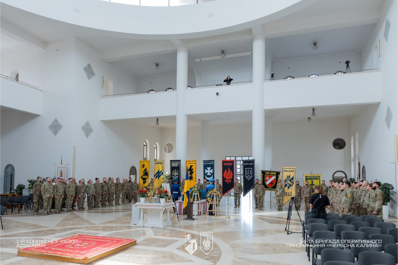 Труна Євгена Коновальця під час церемонії прощання