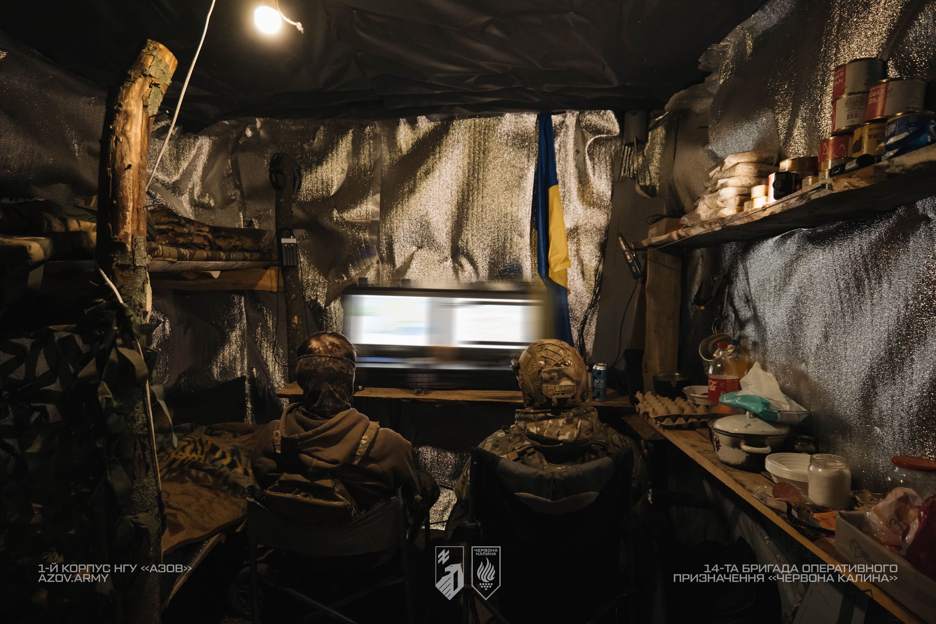 Екіпаж БпАК «Сокіл» працює на командному пункті розвідки